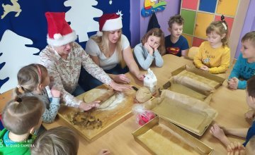Pieczenie i ozdabianie pierniczków w grupie 5 i 6 latków
