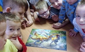 Puzzlowy czwartek w grupie 6 latków