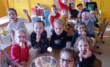 Dzień Popcornu w grupie 6 latków
