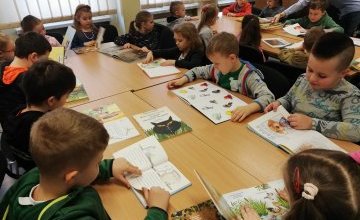 Zajęcia biblioteczne w grupie 6 latków