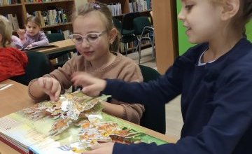  "Dumni rycerze i damy dworu" - zajęcia biblioteczne w grupie 6 latków