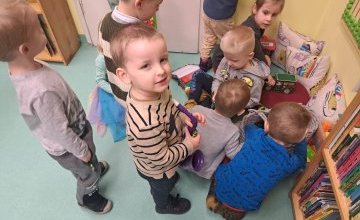 Pierwsza wizyta w bibliotece grupy 3 - 4 latków