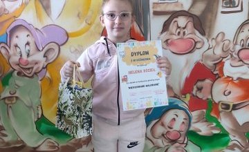 "Wierszowane malowanie" - wyróżnienia dla Heleny z grupy 6 latków