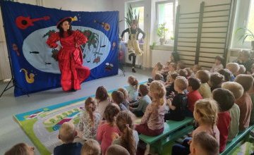 "Muzyczne podróże dookoła świata" - Teatrzyk Skrzat