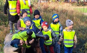 Dzieci z grupy 5 - 6 latków w Parku Grabek