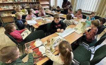 "Z przyrodą za pan brat" - zajęcia biblioteczne w grupie 6 latków