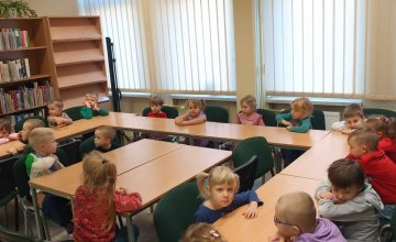Pierwsze zajęcia biblioteczne w grupie 4 - 5 latków