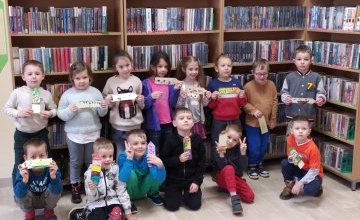 "Światowy Dzień Książki i Praw Autorskich" - zajęcia biblioteczne w grupie 5 - 6 latków