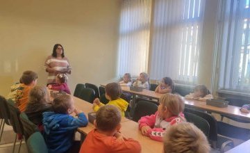 "Drzewa i ich liście" - zajęcia biblioteczne w grupie integracyjnej