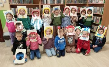 "Dzień pozytywnego myślenia" - zajęcia biblioteczne w grupie 5 - 6 latków