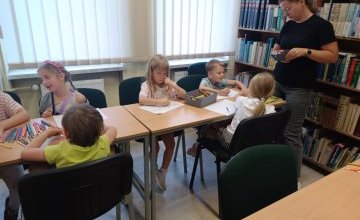 Pasowanie na Czytelnika w grupie 5 - 6 latków