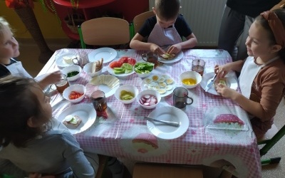 "Robimy zdrowe kanapki" - zajęcia w grupie 5 - 6 latków (2)