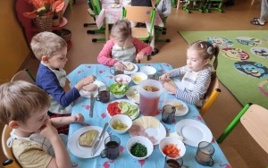 "Robimy zdrowe kanapki" - zajęcia w grupie 5 - 6 latków (6)
