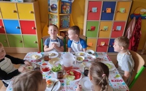 "Robimy zdrowe kanapki" - zajęcia w grupie 5 - 6 latków (10)