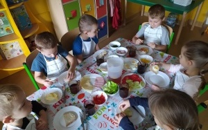 "Robimy zdrowe kanapki" - zajęcia w grupie 5 - 6 latków (1)