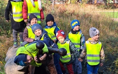 Dzieci z grupy 5 - 6 latków w Parku Grabek (6)