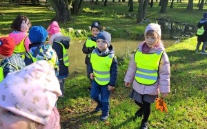 Dzieci z grupy 5 - 6 latków w Parku Grabek (19)