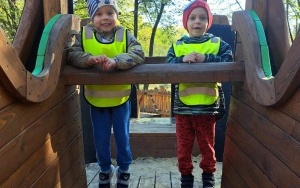 Dzieci z grupy 5 - 6 latków w Parku Grabek (2)