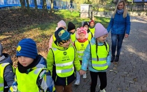 Dzieci z grupy 5 - 6 latków w Parku Grabek (5)