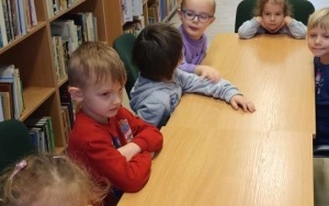 Pierwsze zajęcia biblioteczne w grupie 4 - 5 latków (9)