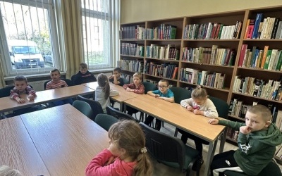 "Z przyrodą za pan brat" - zajęcia biblioteczne w grupie 6 latków (14)