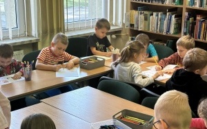 "Z przyrodą za pan brat" - zajęcia biblioteczne w grupie 6 latków (1)