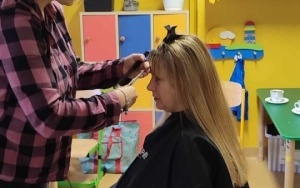 Wizyta Pań fryzjerek w grupie 5 - 6 latków (5)