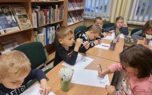 "Z przyrodą za pan brat" - zajęcia biblioteczne w grupie 5 - 6 latków (3)