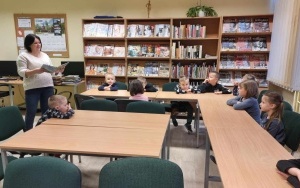 "Z przyrodą za pan brat" - zajęcia biblioteczne w grupie 5 - 6 latków (11)