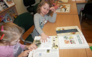 "Światowy Dzień Wróbla" - zajęcia biblioteczne 5 - 6 latków