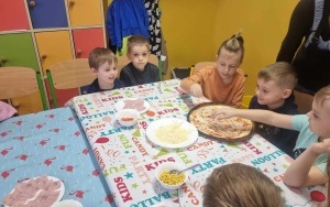 Dzień pizzy w grupie 5 - 6 latków (1)