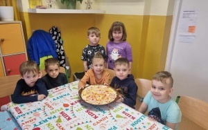Dzień pizzy w grupie 5 - 6 latków (8)