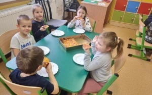 Dzień pizzy w grupie 5 - 6 latków (10)