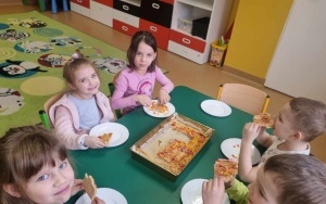 Dzień pizzy w grupie 5 - 6 latków (14)