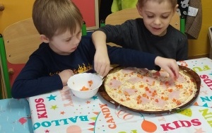 Dzień pizzy w grupie 5 - 6 latków (2)