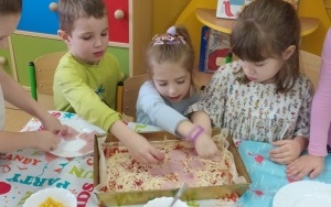 Dzień pizzy w grupie 5 - 6 latków (3)