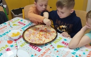 Dzień pizzy w grupie 5 - 6 latków (4)
