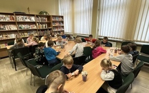 "Karnawał" - zajęcia biblioteczne w grupie 6 latków (4)