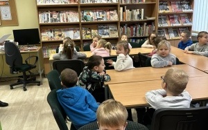 "Karnawał" - zajęcia biblioteczne w grupie 6 latków (7)