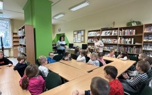 "Karnawał" - zajęcia biblioteczne w grupie 6 latków (9)