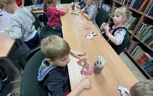 "Karnawał" - zajęcia biblioteczne w grupie 6 latków (10)