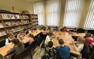 "Karnawał" - zajęcia biblioteczne w grupie 6 latków (14)