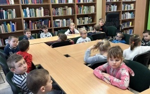 "Karnawał" - zajęcia biblioteczne w grupie 6 latków (17)