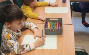 "Międzynarodowy Dzień Pisarzy" - zajęcia biblioteczne w grupie 4 - 5 latków (10)