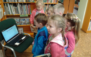 23 kwietnia Światowy Dzień Książki i Praw Autorskich - zajęcia biblioteczne 4 - latków