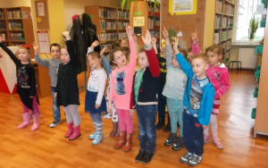 Dzień Tańca Towarzyskiego - zajęcia biblioteczne 5 - 6 latków