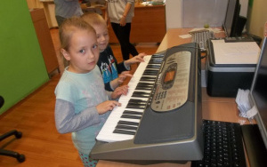 Dzień Tańca Towarzyskiego - zajęcia biblioteczne 5 - 6 latków