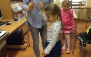 Dzień Tańca Towarzyskiego - zajęcia biblioteczne 5 - 6 latków
