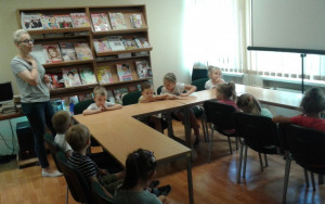 "16 czerwca Dzień Dziecka Afrykańskiego" - zajęcia biblioteczne grupy 4 - latków