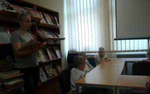 "16 czerwca Dzień Dziecka Afrykańskiego" - zajęcia biblioteczne grupy 4 - latków